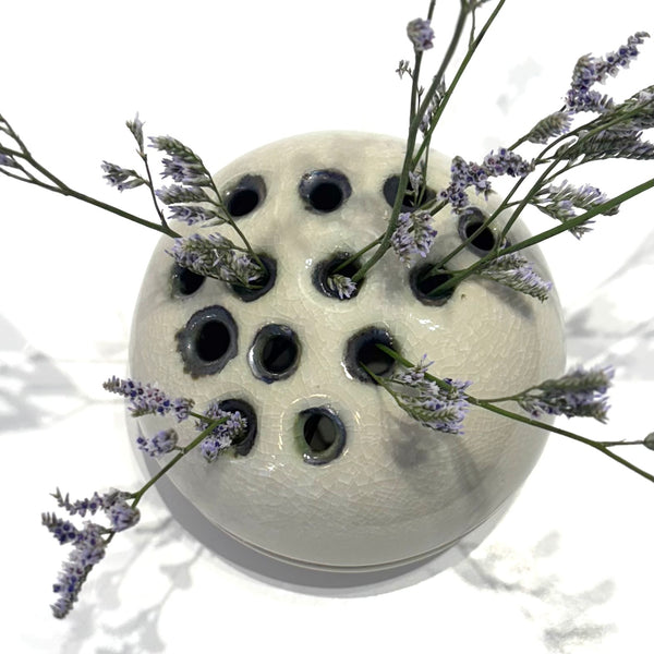 'Lidded Ikebana'