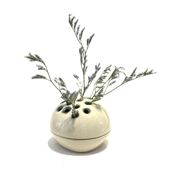 'Lidded Ikebana'