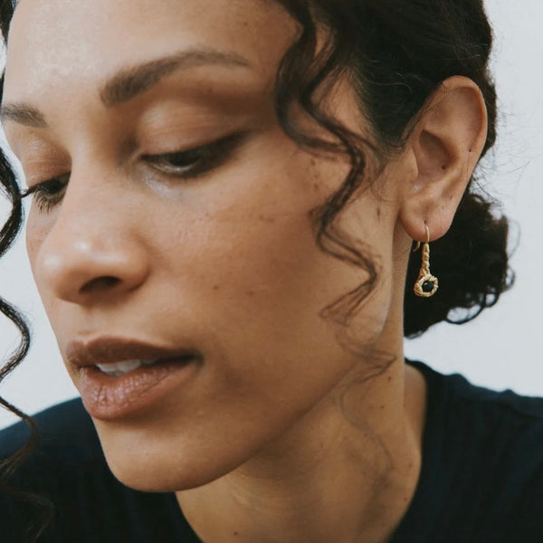 'Georgia Onyx Dangles' Gold
